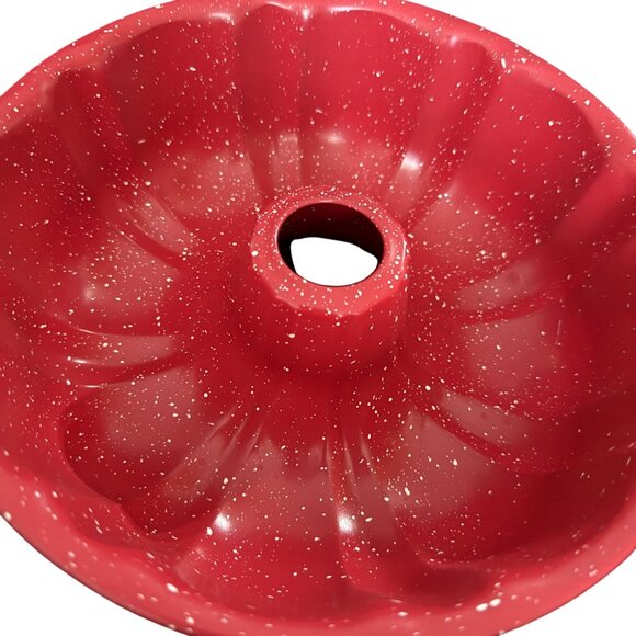 Red Speckled Nonstick Fluted Bundt Cake Pan 10 Inch Diameter - Picture 2 of 4